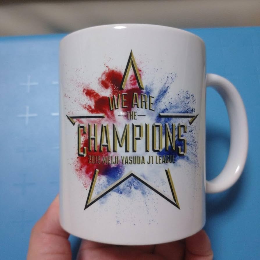 横浜F・マリノス　2019 優勝記念グッズ　ボール　スタンド付き　新品 横浜F・マリノス2019 優勝記念グッズボールスタンド付き新品
